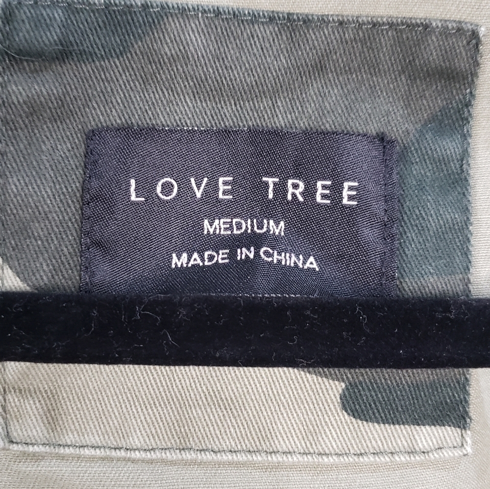 CL🚨 Love Tree Camo Utility Jacket size Medium Green - Picture 3 of 9